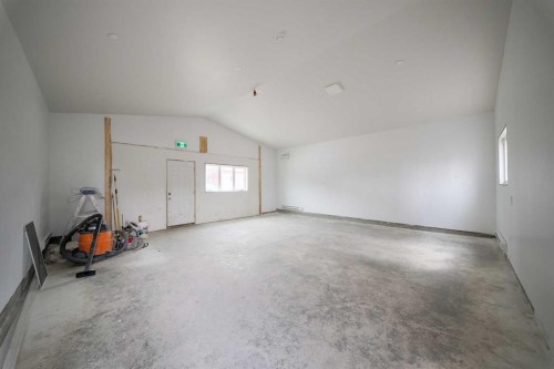 96 Fireside Common, Cochrane, AB - Indoor Photo Showing Other Room