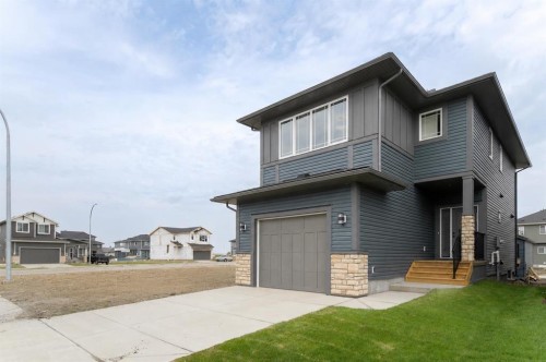 96 Fireside Common, Cochrane, AB - Outdoor