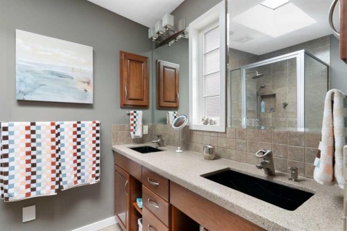 43 Cromwell Avenue Nw, Calgary, AB 