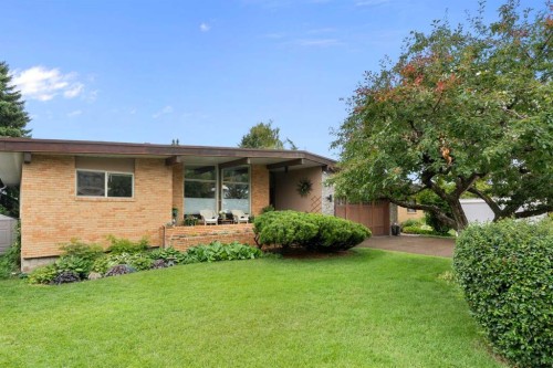 43 Cromwell Avenue Nw, Calgary, AB 