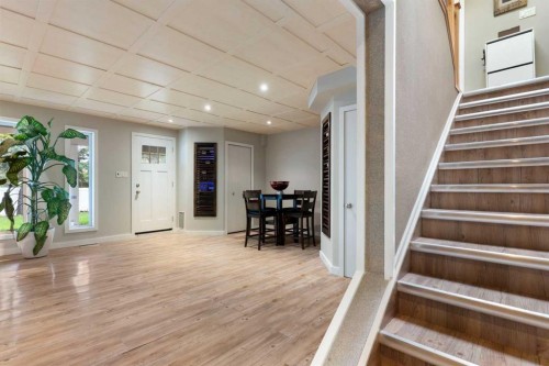 43 Cromwell Avenue Nw, Calgary, AB 