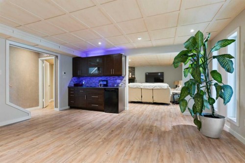 43 Cromwell Avenue Nw, Calgary, AB 