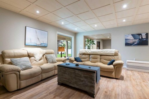 43 Cromwell Avenue Nw, Calgary, AB 