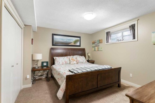 43 Cromwell Avenue Nw, Calgary, AB 