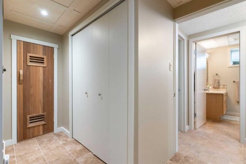 43 Cromwell Avenue Nw, Calgary, AB 