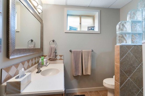 43 Cromwell Avenue Nw, Calgary, AB 