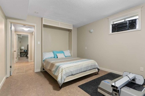 43 Cromwell Avenue Nw, Calgary, AB 