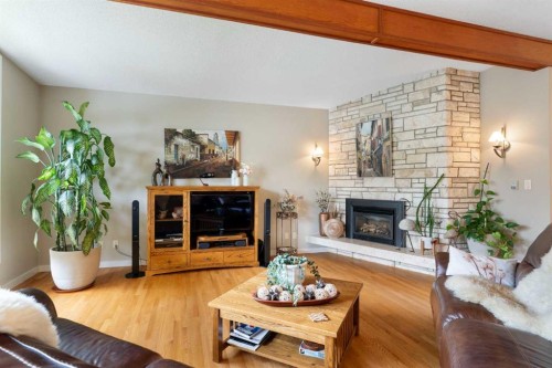 43 Cromwell Avenue Nw, Calgary, AB 
