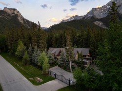 9 Mountaineer Close  Lac Des Arcs, AB T1W 2W3