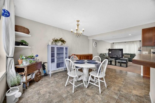 437 Tuscany Drive Nw, Calgary, AB - Indoor Photo Showing Dining Room