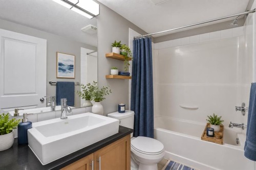 2201-155 Skyview Ranch Way Ne, Calgary, AB - Indoor Photo Showing Bathroom
