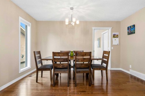 36 Shannon Circle Sw, Calgary, AB - Indoor Photo Showing Dining Room