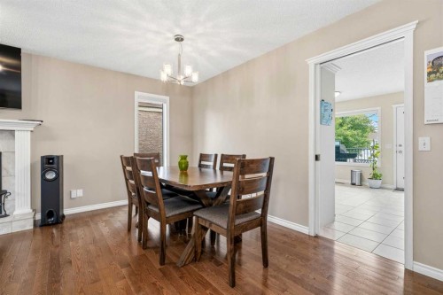 36 Shannon Circle Sw, Calgary, AB - Indoor Photo Showing Dining Room