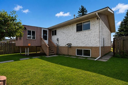 440 Ogden Drive Se, Calgary, AB - Outdoor