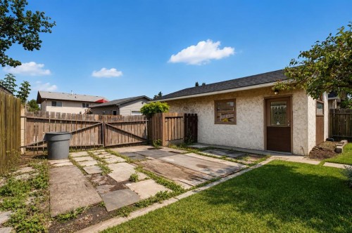 440 Ogden Drive Se, Calgary, AB - Outdoor