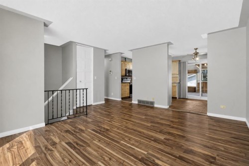 440 Ogden Drive Se, Calgary, AB - Indoor Photo Showing Other Room