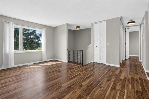 440 Ogden Drive Se, Calgary, AB - Indoor
