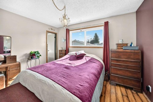 6432 Rundlehorn Drive Ne, Calgary, AB - Indoor Photo Showing Bedroom