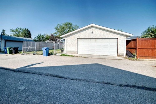 6432 Rundlehorn Drive Ne, Calgary, AB - Outdoor