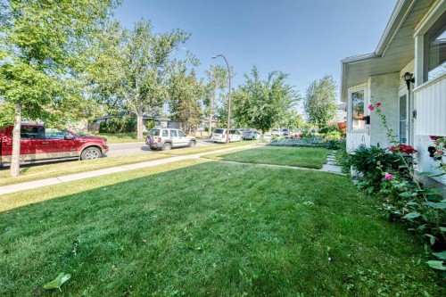 6432 Rundlehorn Drive Ne, Calgary, AB - Outdoor