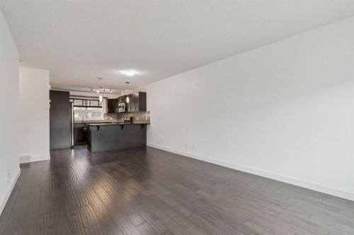 314 Covecreek Circle Ne, Calgary, AB - Indoor Photo Showing Kitchen
