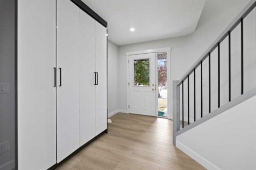 81 Saddlecrest Green Ne, Calgary, AB - Indoor Photo Showing Other Room