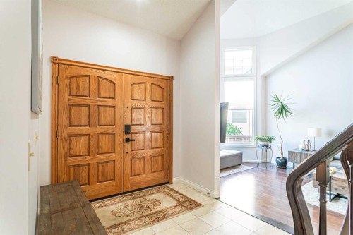 307 Woodhaven Bay Sw, Calgary, AB - Indoor Photo Showing Other Room