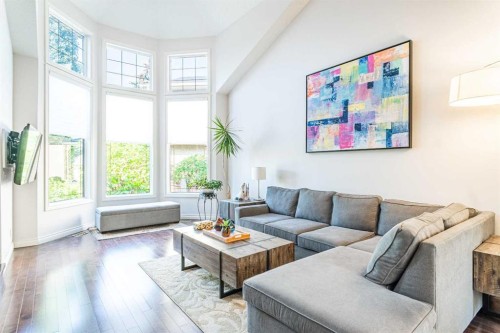307 Woodhaven Bay Sw, Calgary, AB - Indoor Photo Showing Living Room
