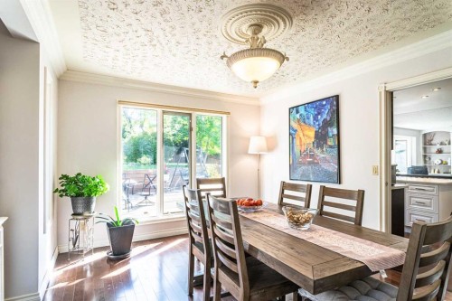 307 Woodhaven Bay Sw, Calgary, AB - Indoor Photo Showing Dining Room