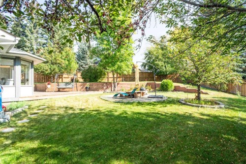 307 Woodhaven Bay Sw, Calgary, AB - Outdoor