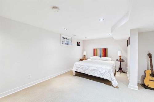 224 10A Street Nw, Calgary, AB - Indoor Photo Showing Bedroom