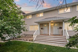 554 Killarney Glen Court SW Calgary, AB T3E 7H4