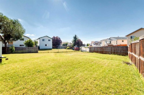 315 Appleglen Place Se, Calgary, AB - Outdoor