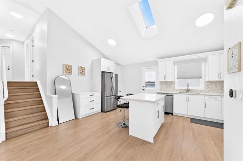 315 Appleglen Place Se, Calgary, AB - Indoor Photo Showing Kitchen With Stainless Steel Kitchen With Upgraded Kitchen