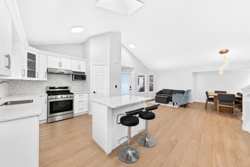 315 Appleglen Place Se, Calgary, AB - Indoor Photo Showing Kitchen With Upgraded Kitchen