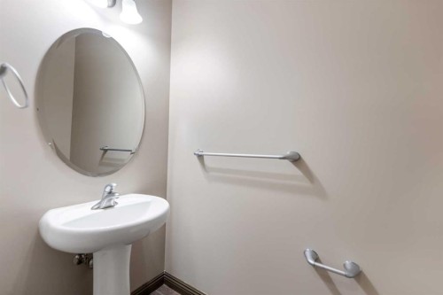 49 Panamount Rise Nw, Calgary, AB - Indoor Photo Showing Bathroom