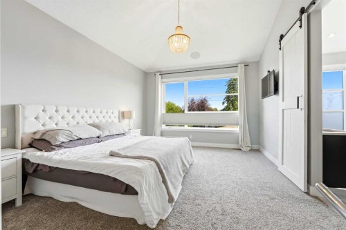 2014 6 Street Ne, Calgary, AB - Indoor Photo Showing Bedroom