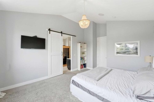 2014 6 Street Ne, Calgary, AB - Indoor Photo Showing Bedroom