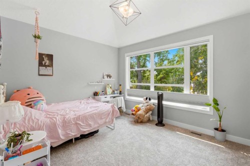 2014 6 Street Ne, Calgary, AB - Indoor Photo Showing Bedroom