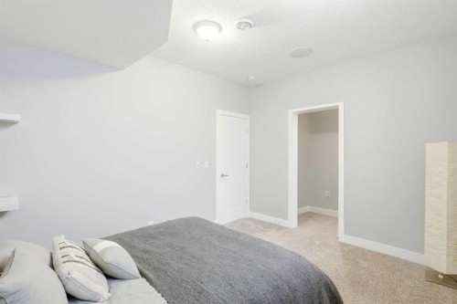 2014 6 Street Ne, Calgary, AB - Indoor Photo Showing Bedroom