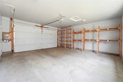 2014 6 Street Ne, Calgary, AB - Indoor Photo Showing Garage