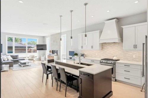 2014 6 Street Ne, Calgary, AB - Indoor Photo Showing Kitchen With Upgraded Kitchen
