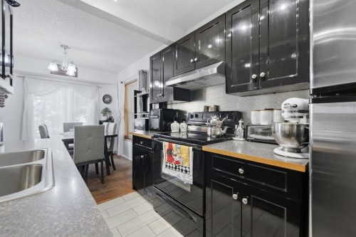 240 Shawinigan Drive Sw, Calgary, AB 