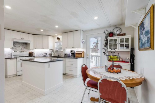 240 Big Hill Circle Se, Airdrie, AB - Indoor