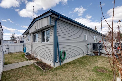 240 Big Hill Circle Se, Airdrie, AB - Outdoor