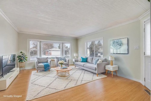 240 Big Hill Circle Se, Airdrie, AB - Indoor Photo Showing Living Room