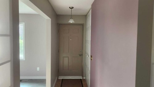 6736 Malvern Road Ne, Calgary, AB - Indoor Photo Showing Other Room