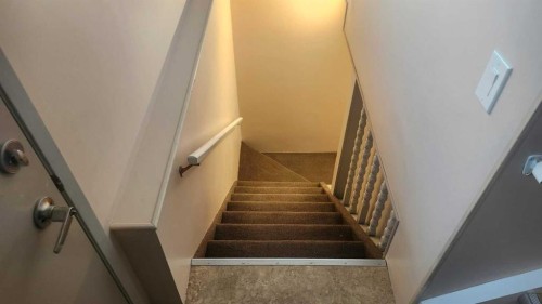6736 Malvern Road Ne, Calgary, AB - Indoor Photo Showing Other Room
