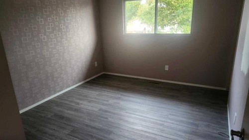 6736 Malvern Road Ne, Calgary, AB - Indoor Photo Showing Other Room