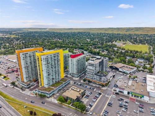 811-30 Brentwood Common Nw, Calgary, AB - Outdoor With View